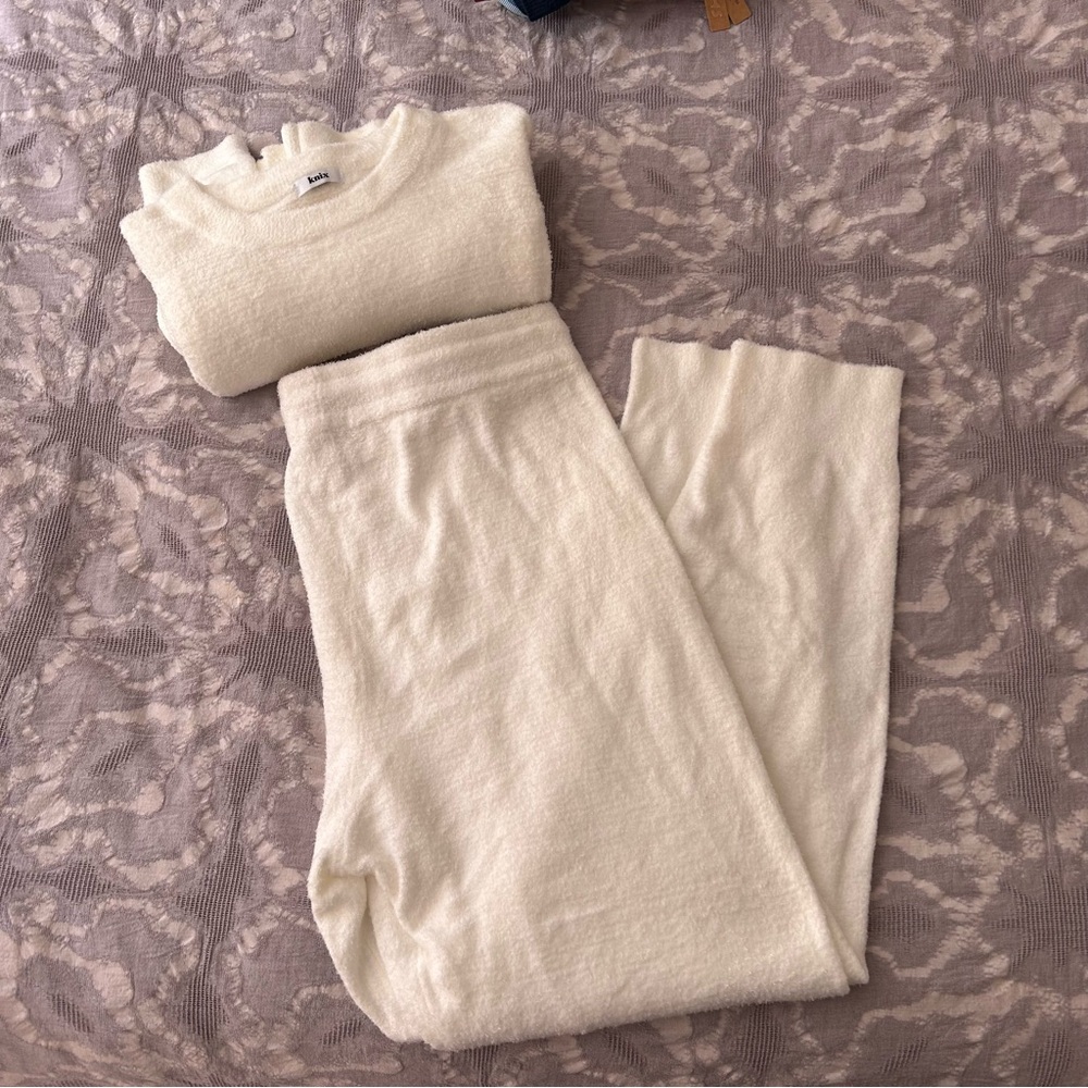Knix Cozzzy lounge set size L crew neck cuffed pant winter white... - Picture 10 of 15